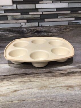 Vintage 1980s Club 6 Cup Muffin Pan Microwave Oven Safe USA Bakeware